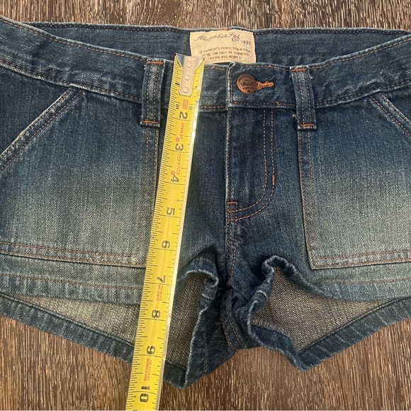 Abercrombie & Fitch Medium Wash Fade Denim Short Shorts Size 4 - Picture 4 of 7